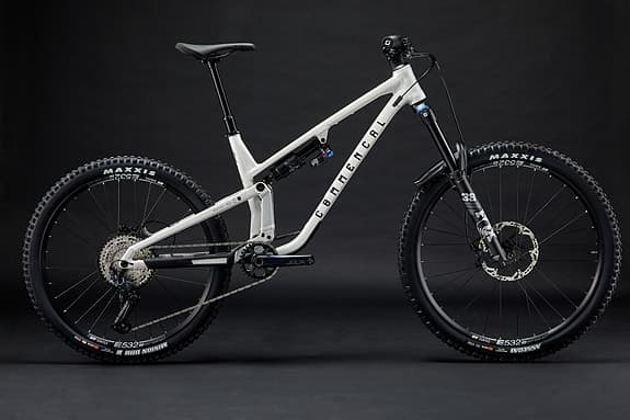 COMMENCAL META SX V5 Essential – Clear Silver (Medium) – Nyskick!