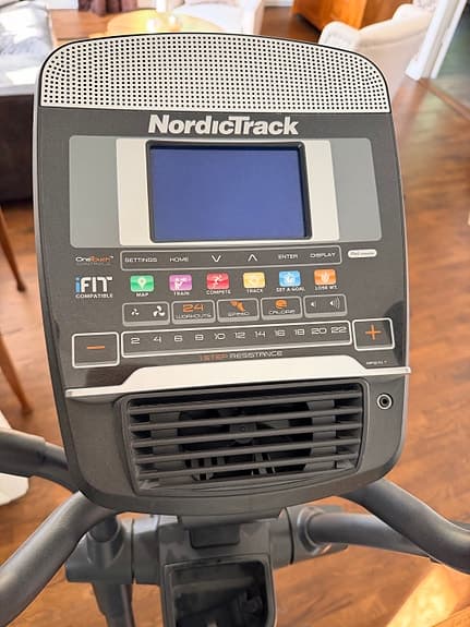 NordicTrack E5.4 crosstrainer svart