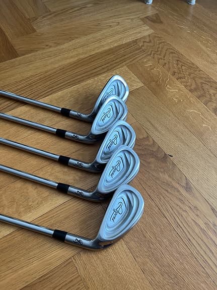 Golf järnsett