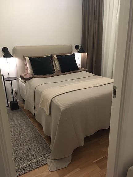 Dubbelsäng (140 cm) med beige klädsel