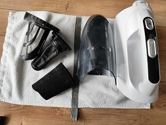 Bosch sladdlös skaftdammsugare 16,4V vit