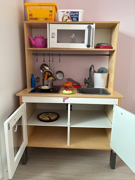 IKEA leksakskök med spis och diskho