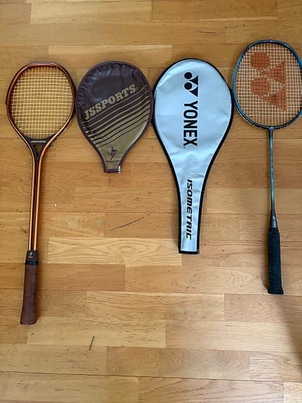 2 badmintonracket med fodral