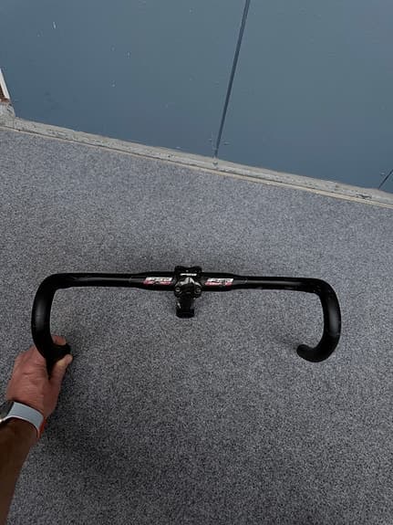 FSA Omega Compact racerstyre svart