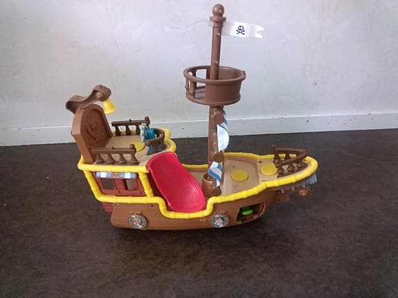 piratskepp leksaksbåt