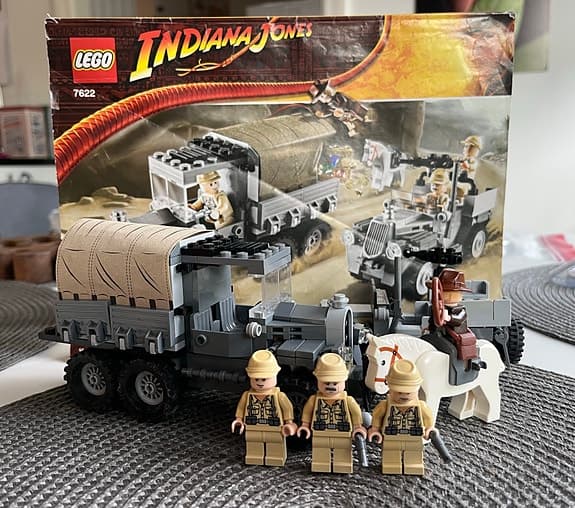 Race for the Stolen Treasure (7622)