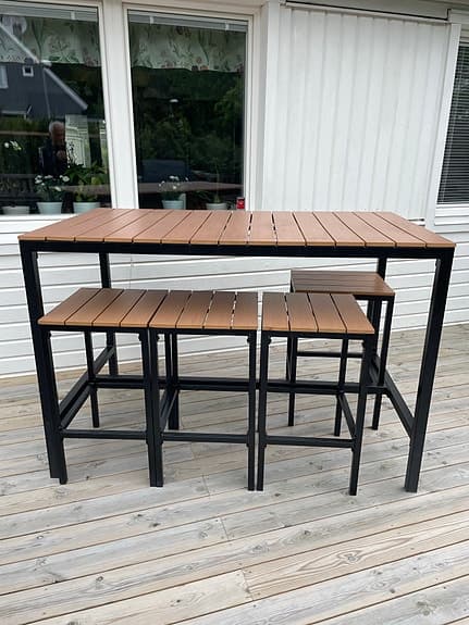 Barset 5 delar för 4 personer.