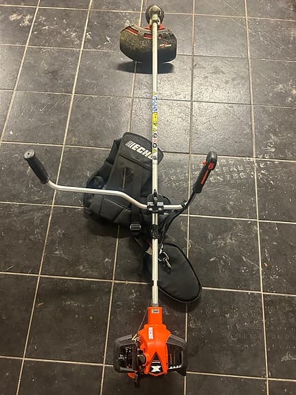 Echo SRM 2621TES röjsåg / gräs trimmer.