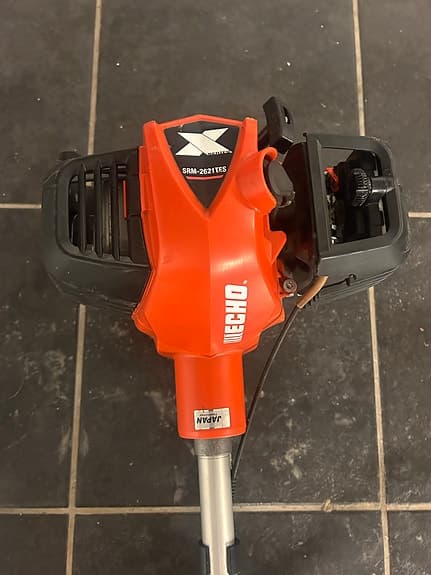 Echo SRM 2621TES röjsåg / gräs trimmer.
