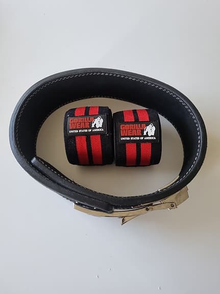 Gorilla Wear lyftarbälte svart unisex och Gorilla wear knee wraps