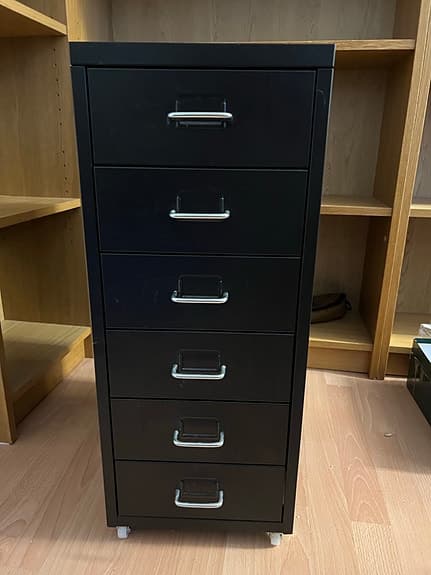 förvaringsbyrå med lådor på hjul IKEA