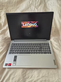 Lenovo IdeaPad 1 (15,7") – Ryzen 5 / 8GB RAM