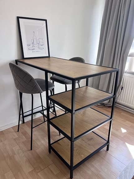 Barbord och två barstolar -Jysk