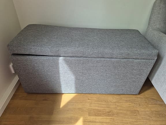 Bänk med förvaring