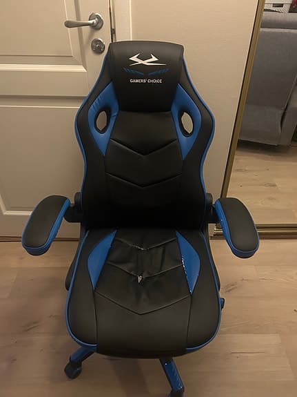 Höj och sänkbar Gamingstol med armstöd