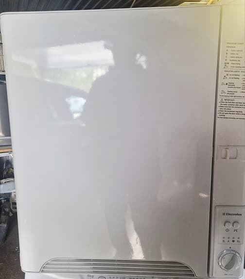 smal torktumlare från Electrolux 35 cm djupt