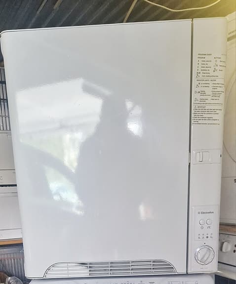 smal torktumlare från Electrolux 35 cm djupt