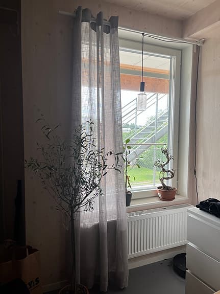 Gråa/beige gardin