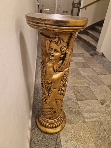 Piedestal / blombord