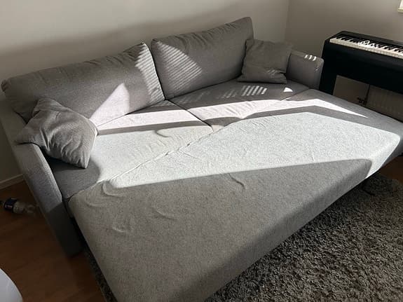 3-sits grå bäddsoffa