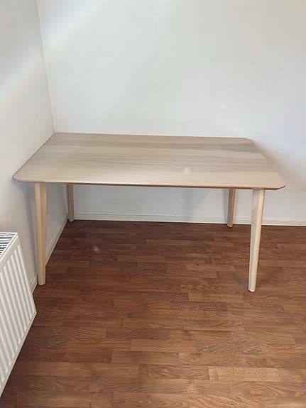 Matbord Lisabo i askfaner, IKEA