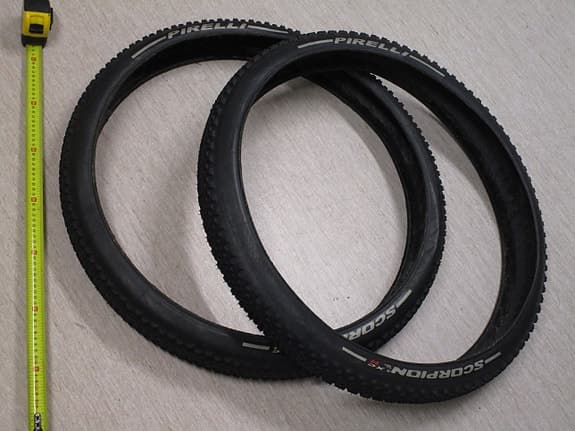 Cykeldäck 29 * 2.4, Pirelli Scorpion XC H, ytterst litet använda (se bilderna!)