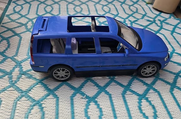 Mattel Barbie Happy Family Volvo V70