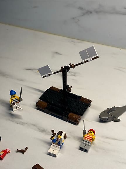 LEGO pirates 6257 piratgubbar och flotte med tillbehör