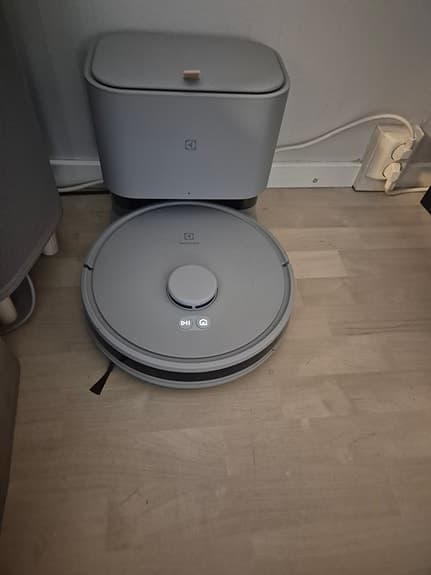 Electrolux ER71UW2UG Robotdammsugare
700 Robotdammsugare