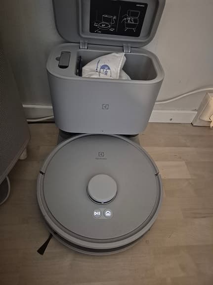 Electrolux ER71UW2UG Robotdammsugare
700 Robotdammsugare