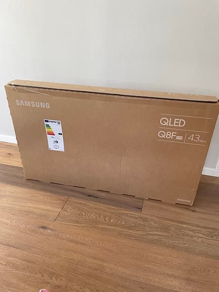Samsung QLED Q8F 43"