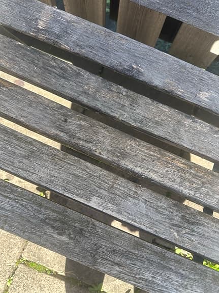 Trädgårdsbänk trä med gjutjärnssidor