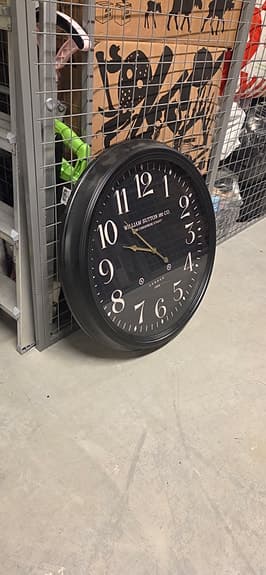 Snygg väggklocka
