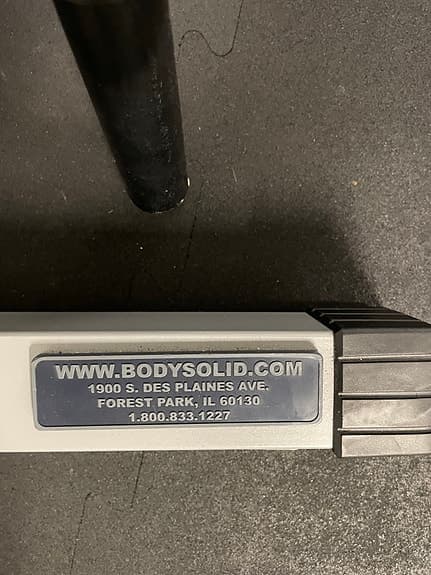 Body-Solid Powerline träningsmaskin för rygg och armar