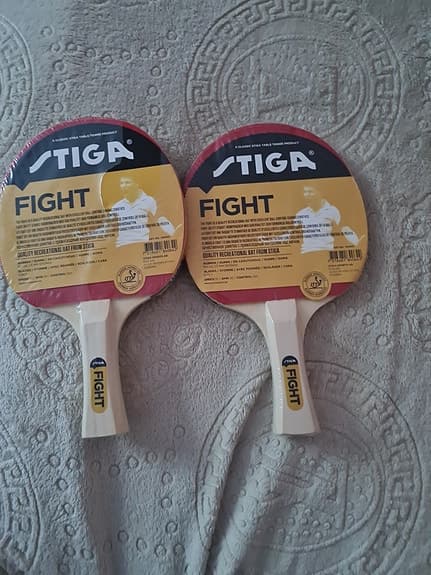 Nya Bordstennisracket med väska som är sönder.