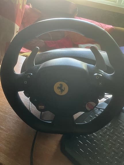 Thrustmaster T80 RW Ferrari 488 GTB ratt och pedaler till Playstation