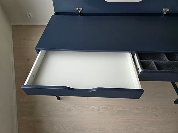 Skrivbord/datorbord