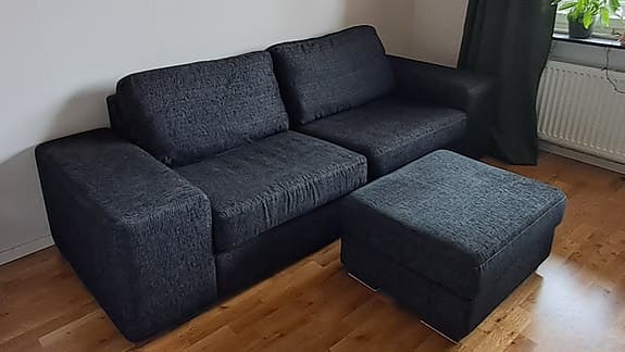 Soffa med fotpall