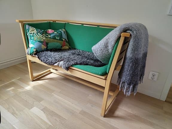 Swedese liten soffa med sitt/ryggdyna