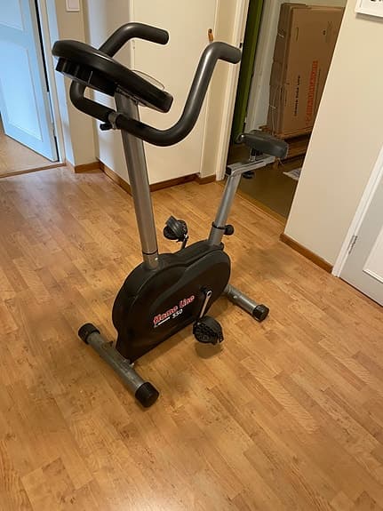 Monark Master Home Line 550 motionscykel svart