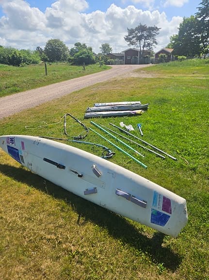 Vindsurfingkit, komplett med master, bommar och segel