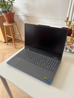 Lenovo LOQ Essential 15,6" i5-13450HX Gamingdator Laptop