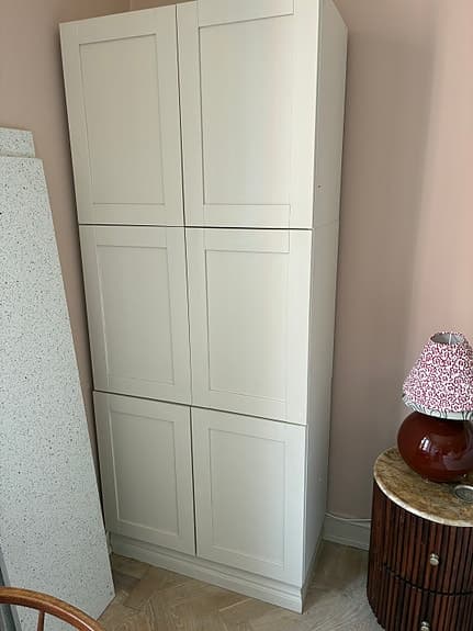 Tre stycken IKEA skåp med tillhörande lådor