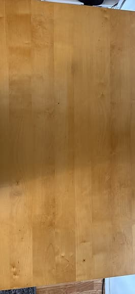 IKEA skrivbord 120×80 cm – stabilt och praktiskt
