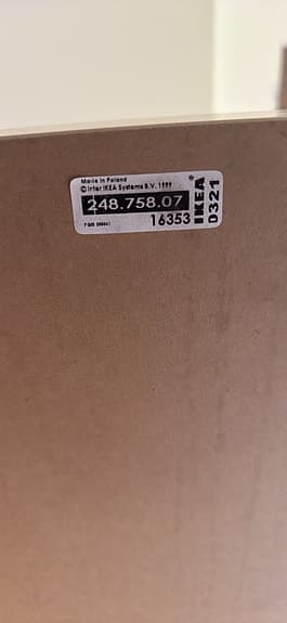 IKEA skrivbord 120×80 cm – stabilt och praktiskt