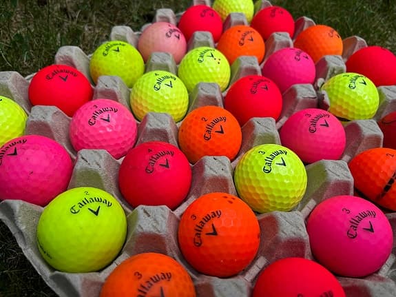 30st Callaway supersoft färgade golfbollar i bra skick