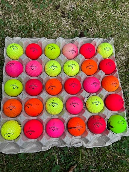 30st Callaway supersoft färgade golfbollar i bra skick