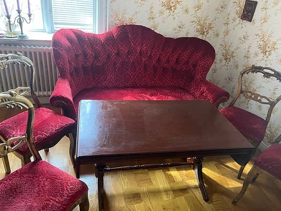 Soffgrupp - Bord, soffa & 6 stolar