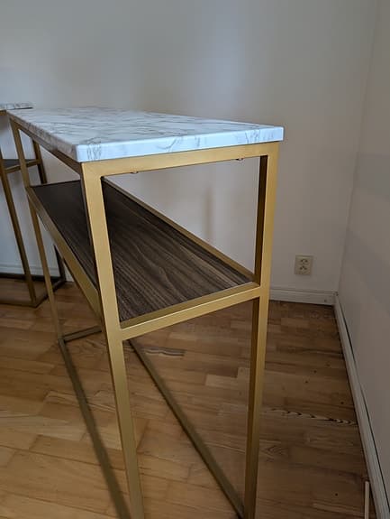 1 sidobord/konsolbord säljes