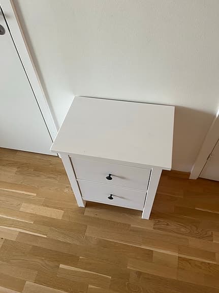IKEA HEMNES byrå / sängbord (vitbets) – Fint skick!